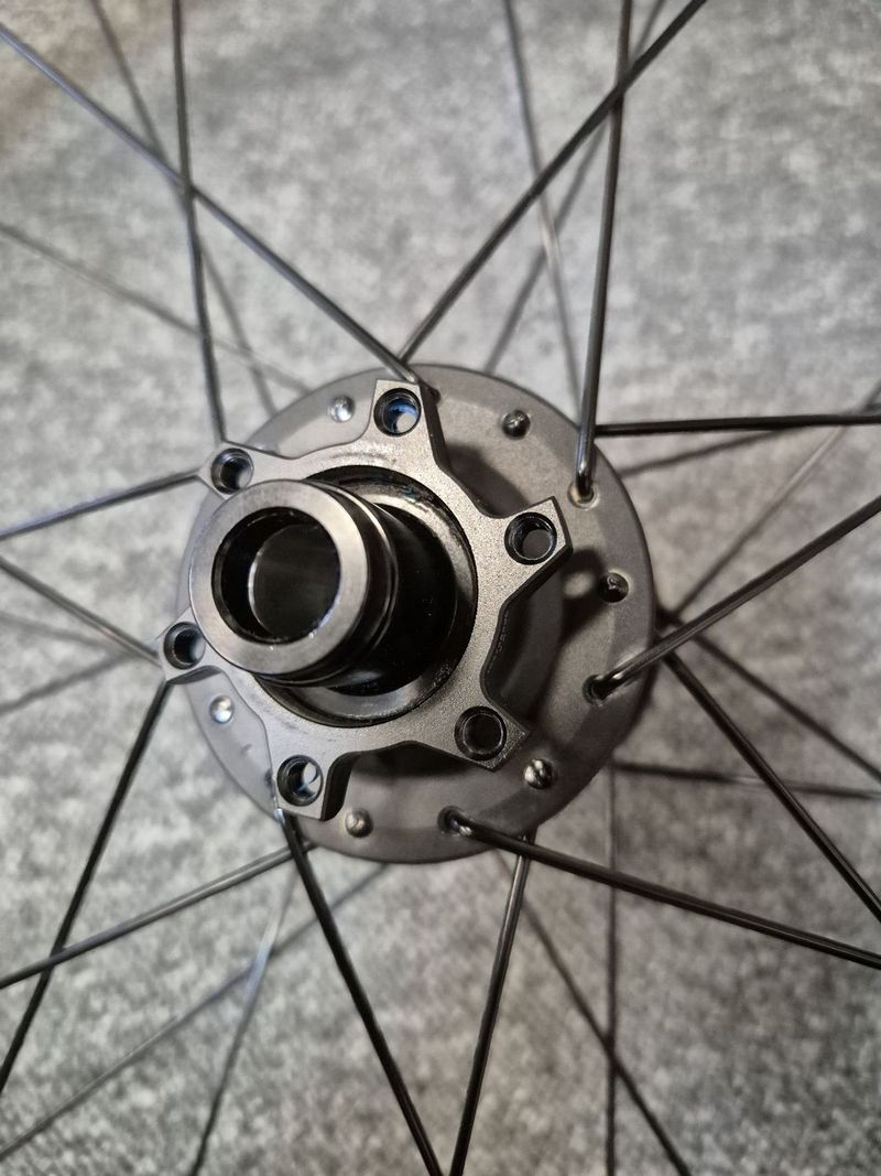 Zapletená kola Bontrager Kovee Elite 30 / Bontrager Line Elite 30