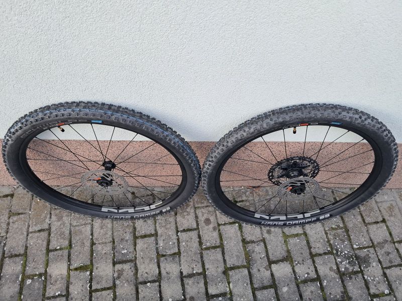 Zapletená kola Shimano MT500 Nová 