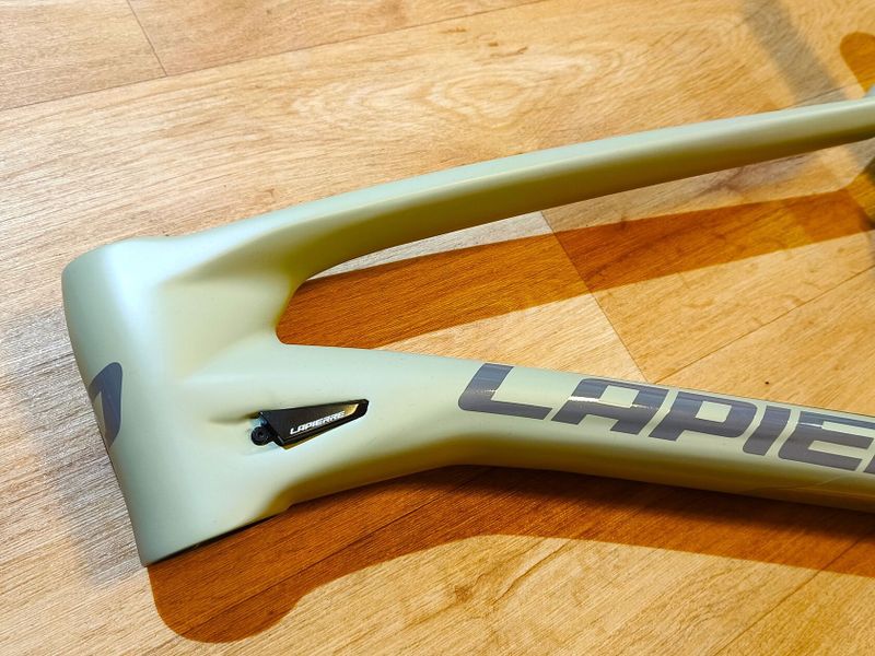 Lapierre SPICY 7.9, vel. XL, kola 29", carbon, zdvihy 170 mm, NOVÝ RÁM