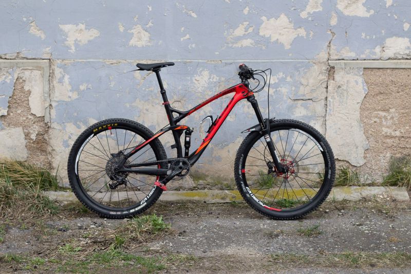 Prodám enduro Kellys Eraser Carbon