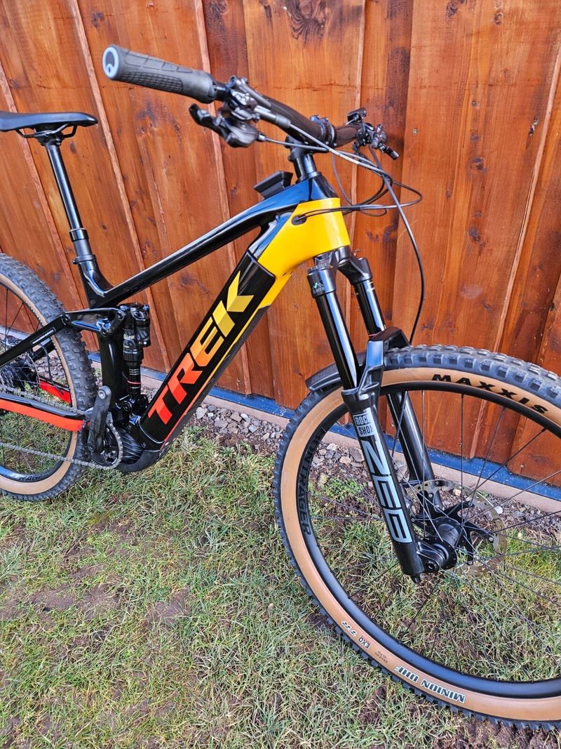 Trek rail 9.8 karbon baterie 750wh