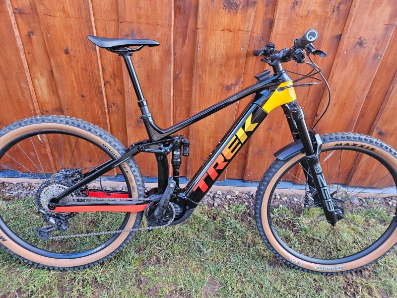 Trek rail 9.8 karbon baterie 750wh