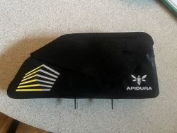  Apidura Racing bolt-on top tube pack rámová brašna 1l