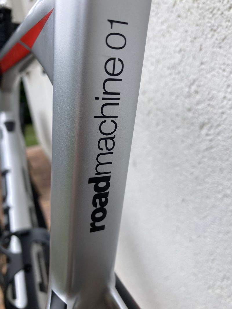 BMC Roadmachine 01 (size 56)