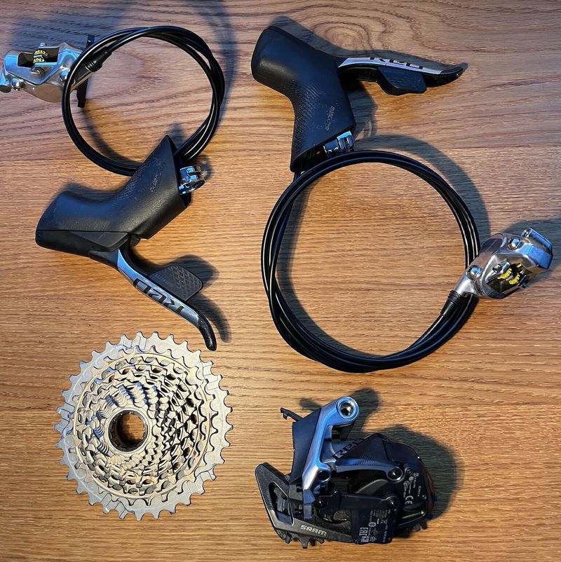 Sram Red eTap pastorek (10-33)