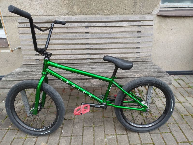 BMX kolo MONGOOSE Legion L100 21" 2023