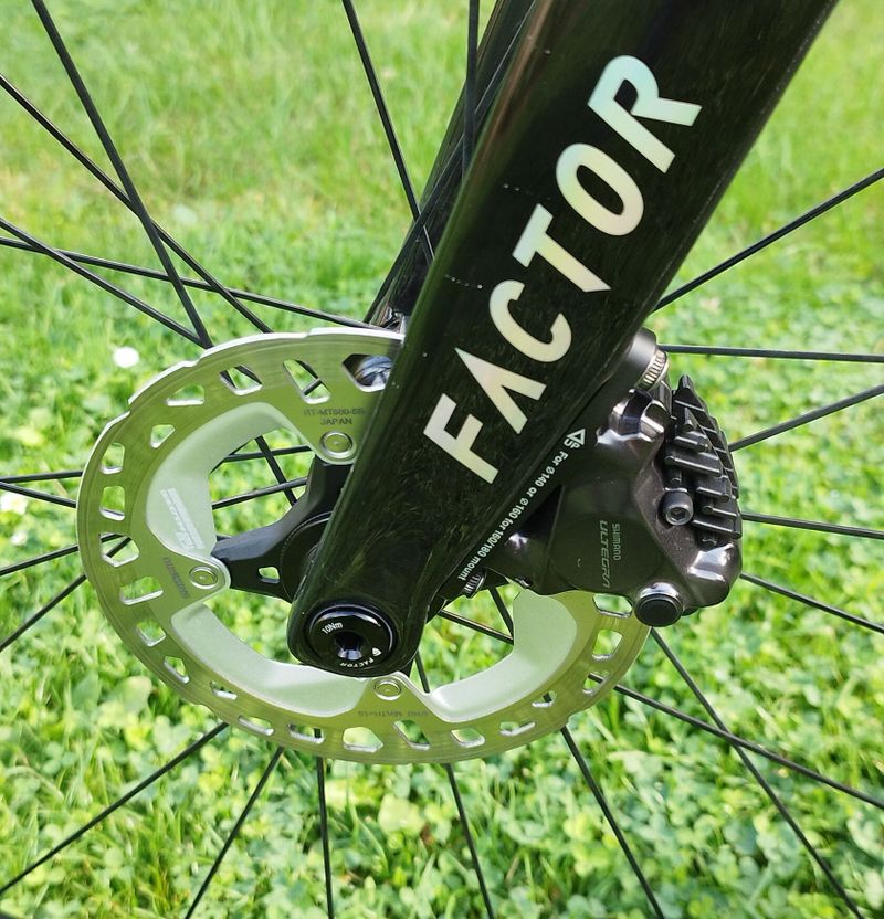 Prodám Factor Ostro w.a.m. + osazení Ultegra R8170 Di2- 12