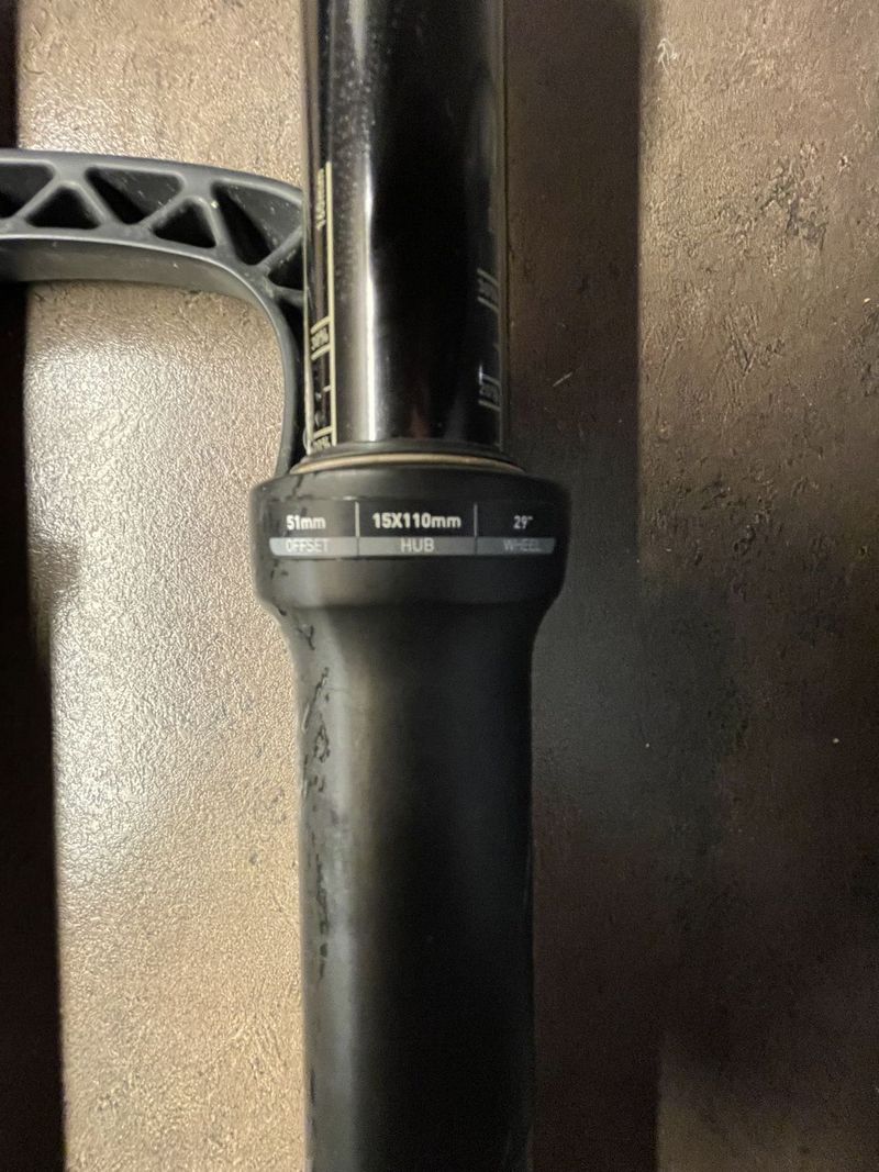 Rock shox yari 130 mm/29 boost