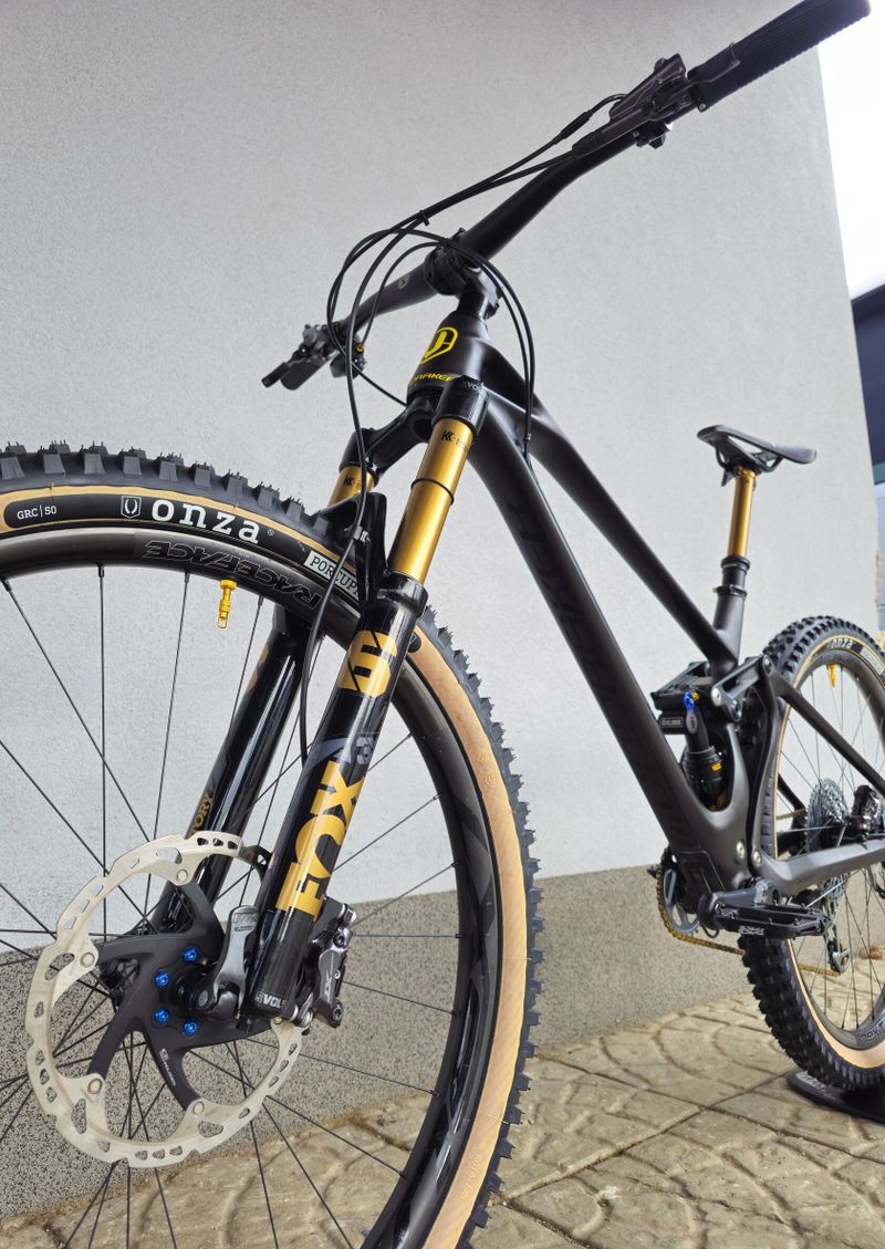 Horské kolo Mondraker Foxy Carbon RR 2020 29″