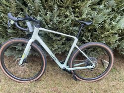 Gravel CUBE NUROAD C:62 EX s el. řazením