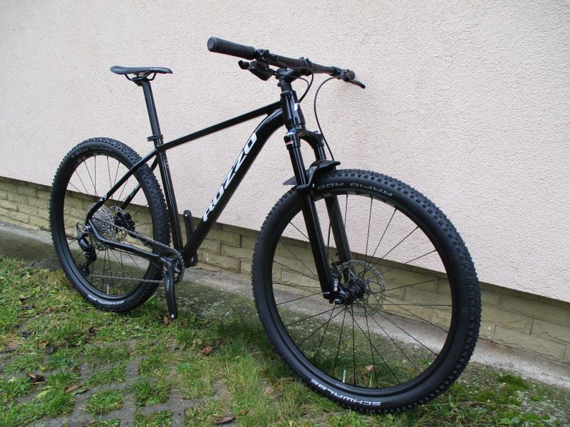 Nové 29" kolo ROZZO BOOST, vzduchová vidlice Suntour Raidon 34, osazení Shimano Deore1x12, pevné osy