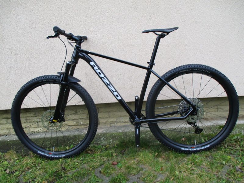 Nové 29" kolo ROZZO BOOST, vzduchová vidlice Suntour Raidon 34, osazení Shimano Deore1x12, pevné osy