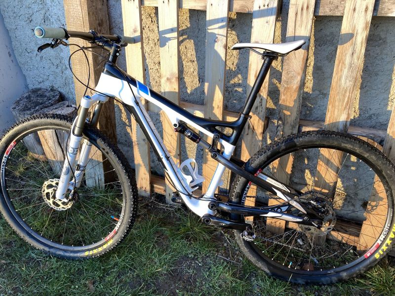 Trek Superfly 100