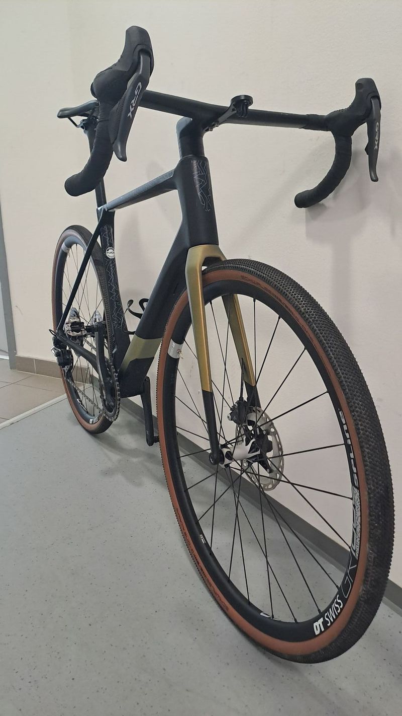 Prodám Gravel Superior X-road Team Issule Di2 GR