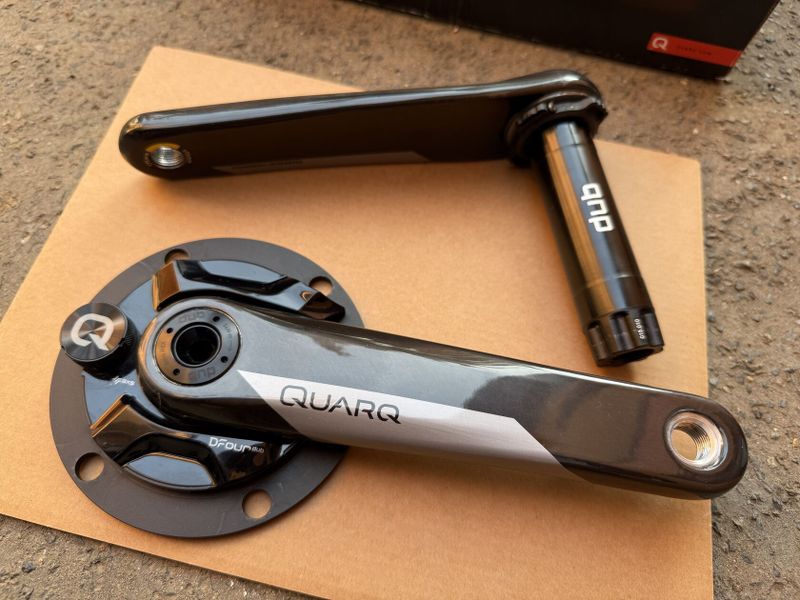 Karbonové kliky SRAM s wattmetrem Quarq DFour – TOP stav!