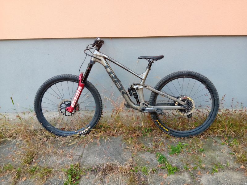 Trek Slash