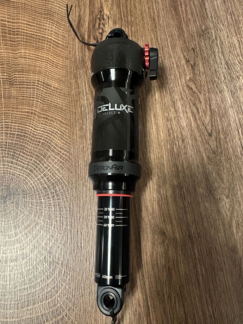 Nový Rock Shox Deluxe Select+ Debonair 230x60 se zamykáním