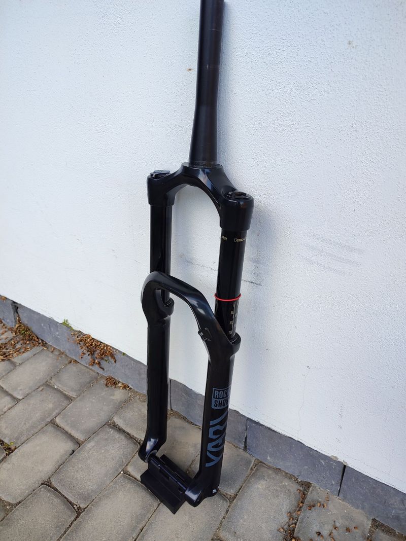 RockShox YARI 29", DeBonAir 170mm, Charger 2.0