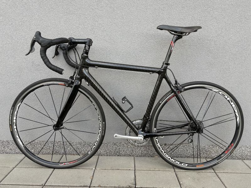 Silniční karbonové kolo - vybavení Campagnolo Mirage