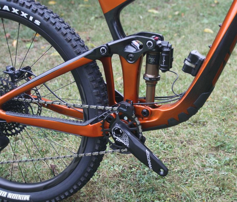 GIANT Reign Advanced Pro 29 1 – závodní enduro s karbonovým rámem – NOVÉ