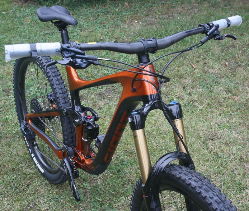 GIANT Reign Advanced Pro 29 1 – závodní enduro s karbonovým rámem – NOVÉ