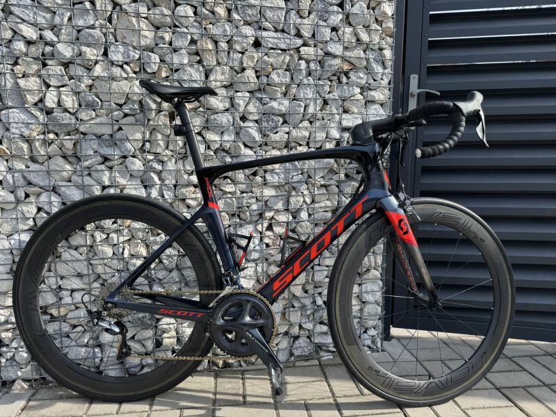 Silniční kolo Scott Foil 20 - karbonový rám, karbonová kola Roval CLX 60, Shimano Ultegra