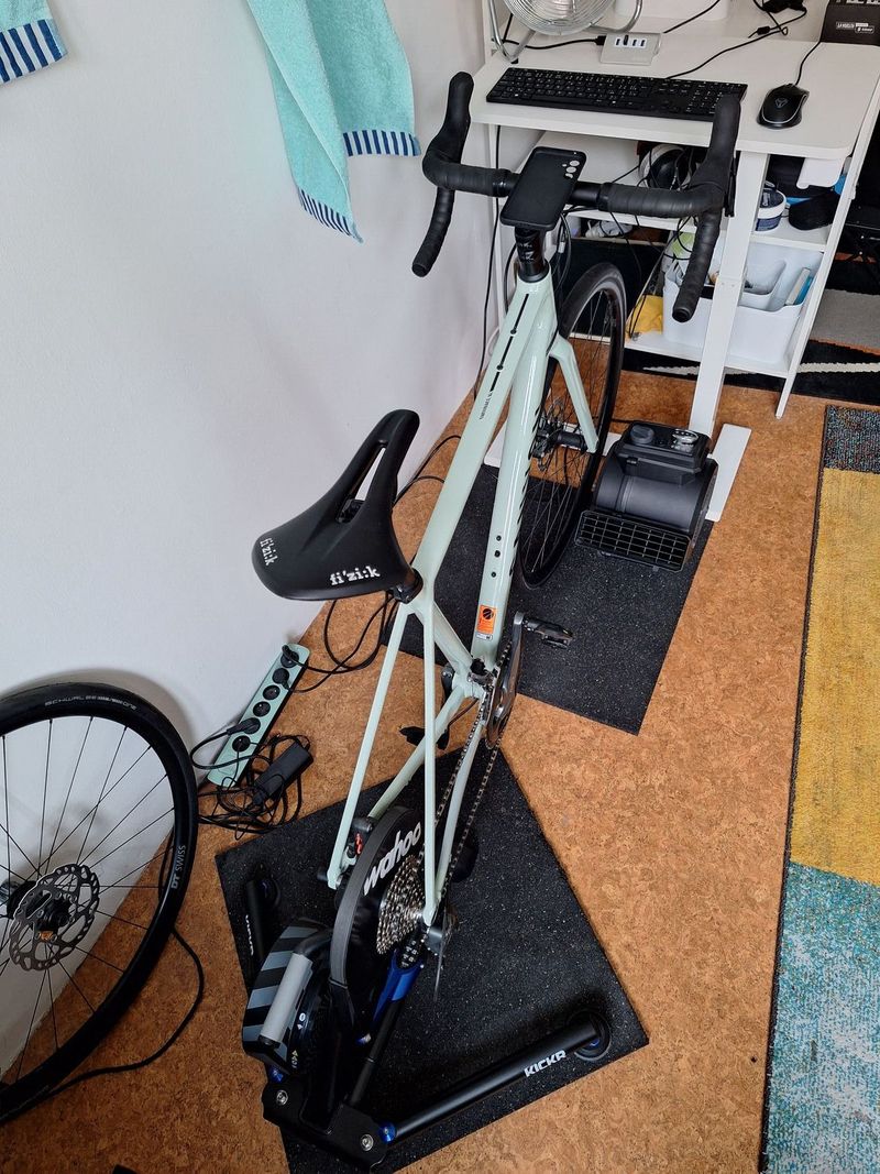 Wahoo Kicker V6 s Canyon Endurace AL 6