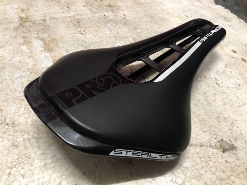 Sedlo PRO Stealth Sport Saddle Black 152 mm