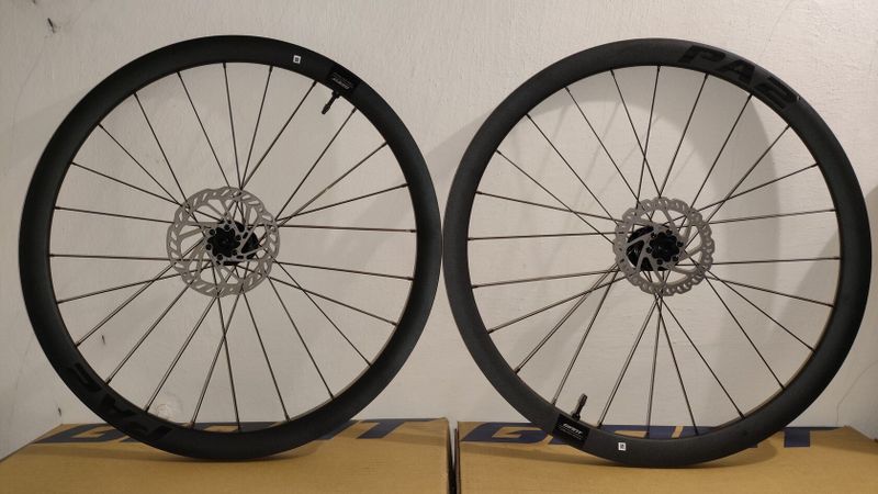 Silniční výplety Giant P-A2 disc pro pevné osy