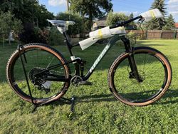 Karbon FULL MTB XC 29" Kross Earth 3.0 vel 19"(L) 2024, nové kolo, plná záruka