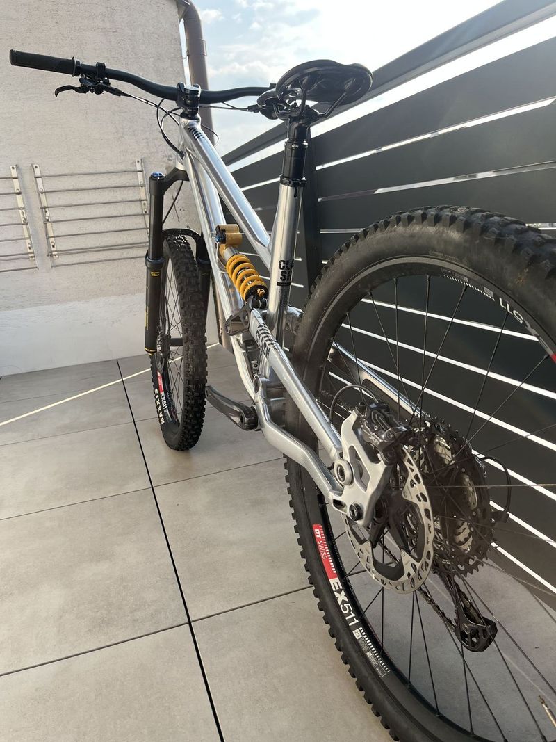 Commencal clash ohlins edition