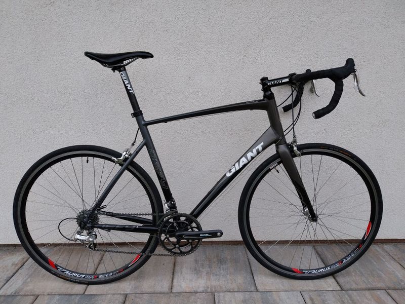 Prodej Giant Defy XL