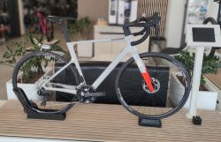 Prodám nové silniční kolo na elektronice zn. CANNONDALE Super Six EVO Carbon 3 (Chalk), vel. 54 cm 