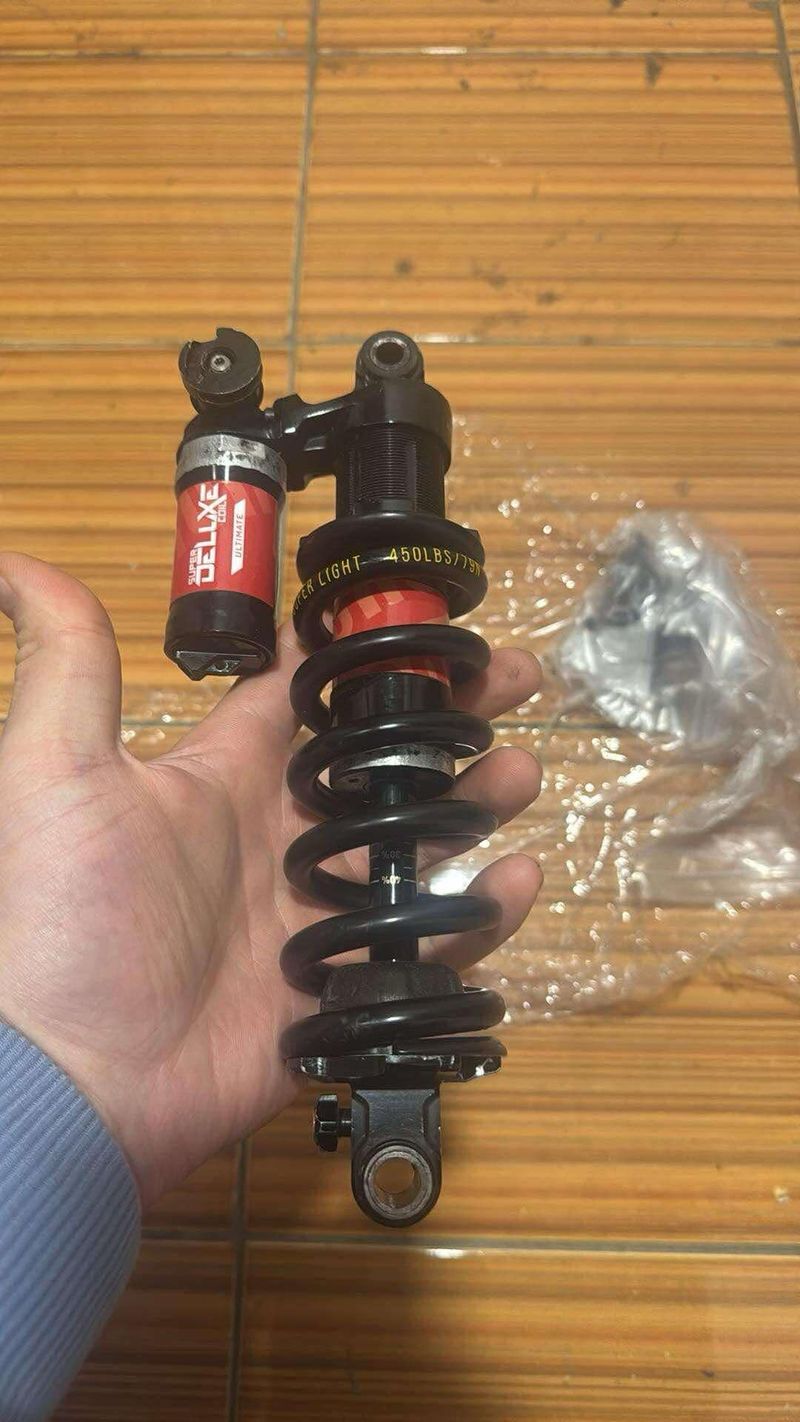 Rock shox deluxe coil 230 na 65 mm