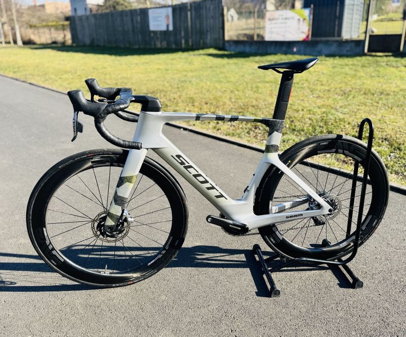 Scott Foil RC, Enve, Sram Red AXS