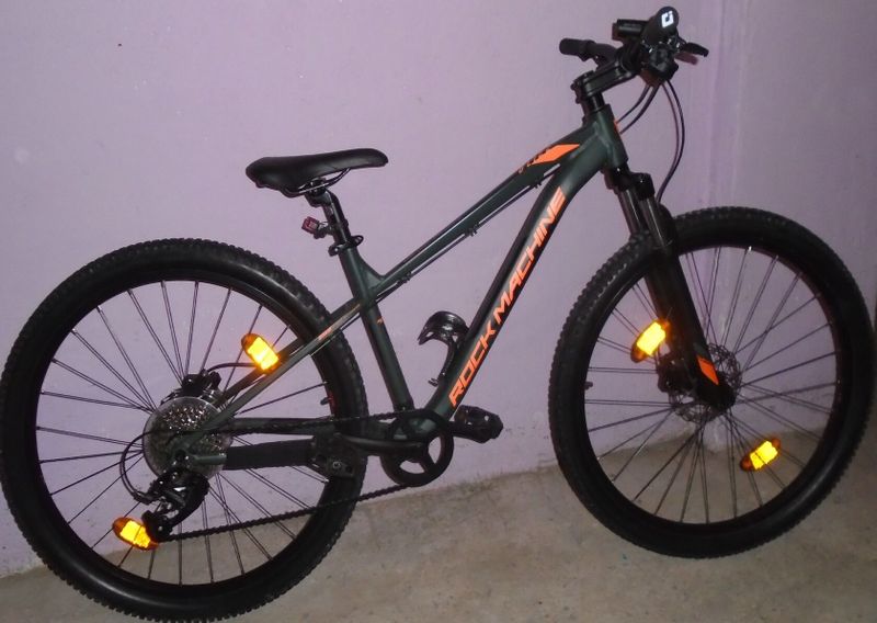 Juniorské MTB: ROCK MACHINE BLIZZ 27 HD, vel. S“. 