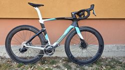 Pinarello Dogma F 2024