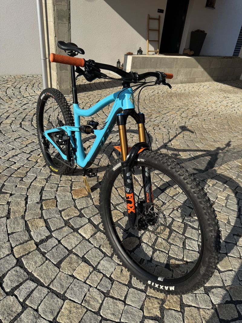 Celoodpružené karbonové kolo Ibis RipMo V2 Factory 29“