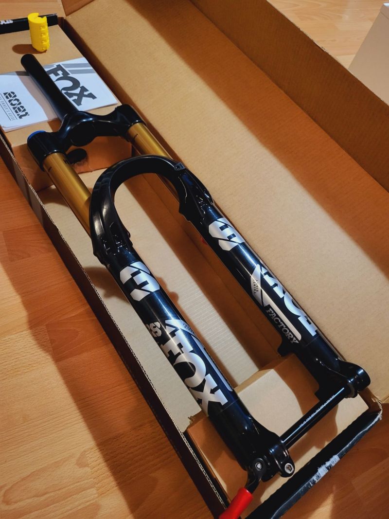 FOX Float 38 Factory Kashima Evol Grip2 VVC 2024 29" Black/Silver