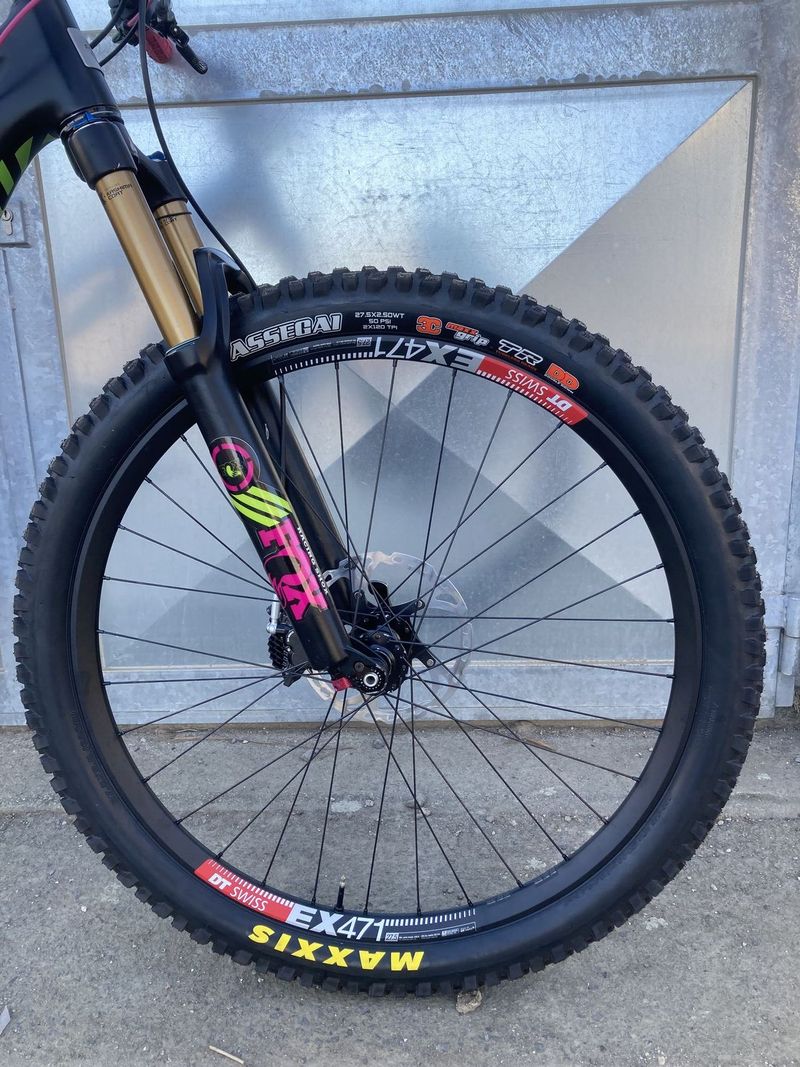 Santa Cruz Bronson, carbon CC, 650B 2015, velikost M