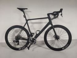 Canyon Ultimate CF SLX Disc 9.0 ETAP. Velikost XL