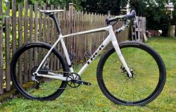 Trek Crockett (vel. 56)