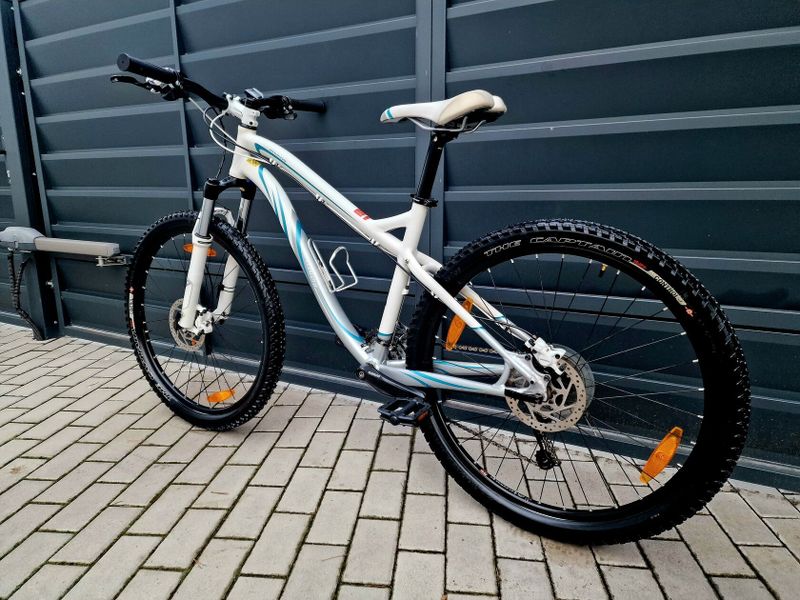 (42)Dámské/Dívčí hliníkové kolo Specialized Kotoučové brzdy