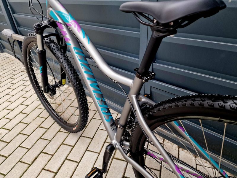 (45)Dámské/Dívčí hliníkové kolo Specialized 29"