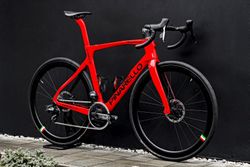 Pinarello Prince Disc Viper Red, Sram Force AXS Powermeter