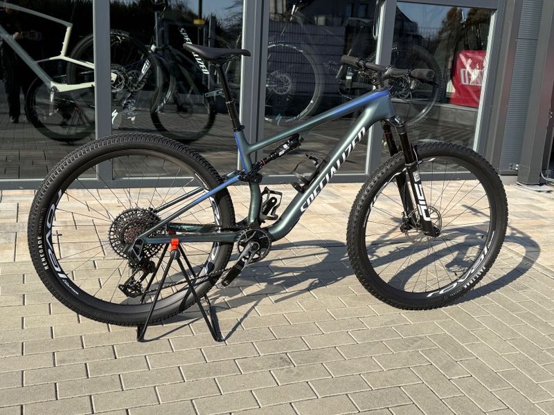 Specialized Epic 8 Pro 2025 velikost L, zánovní, pouze vyzkoučené kolo.