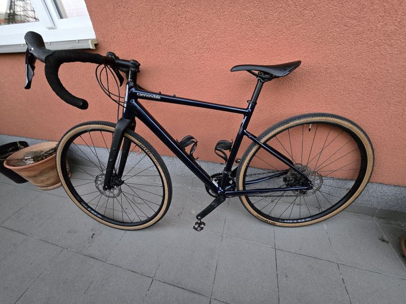 Cannondale Topstone 2 gravel kolo Midnight Blue