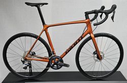 GIANT TCR Advanced 1 Disc 2023 – závodní karbonová silnička – NOVÁ