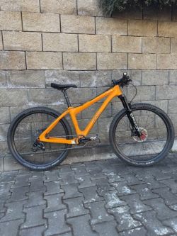 IBIS Tranny 26" velikost S-15", zapletená kola TUNE King/Kong, karbonová řidítka Schmolke