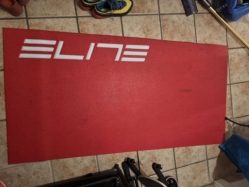 Elite Training Mat podložka pod trenažer, červená